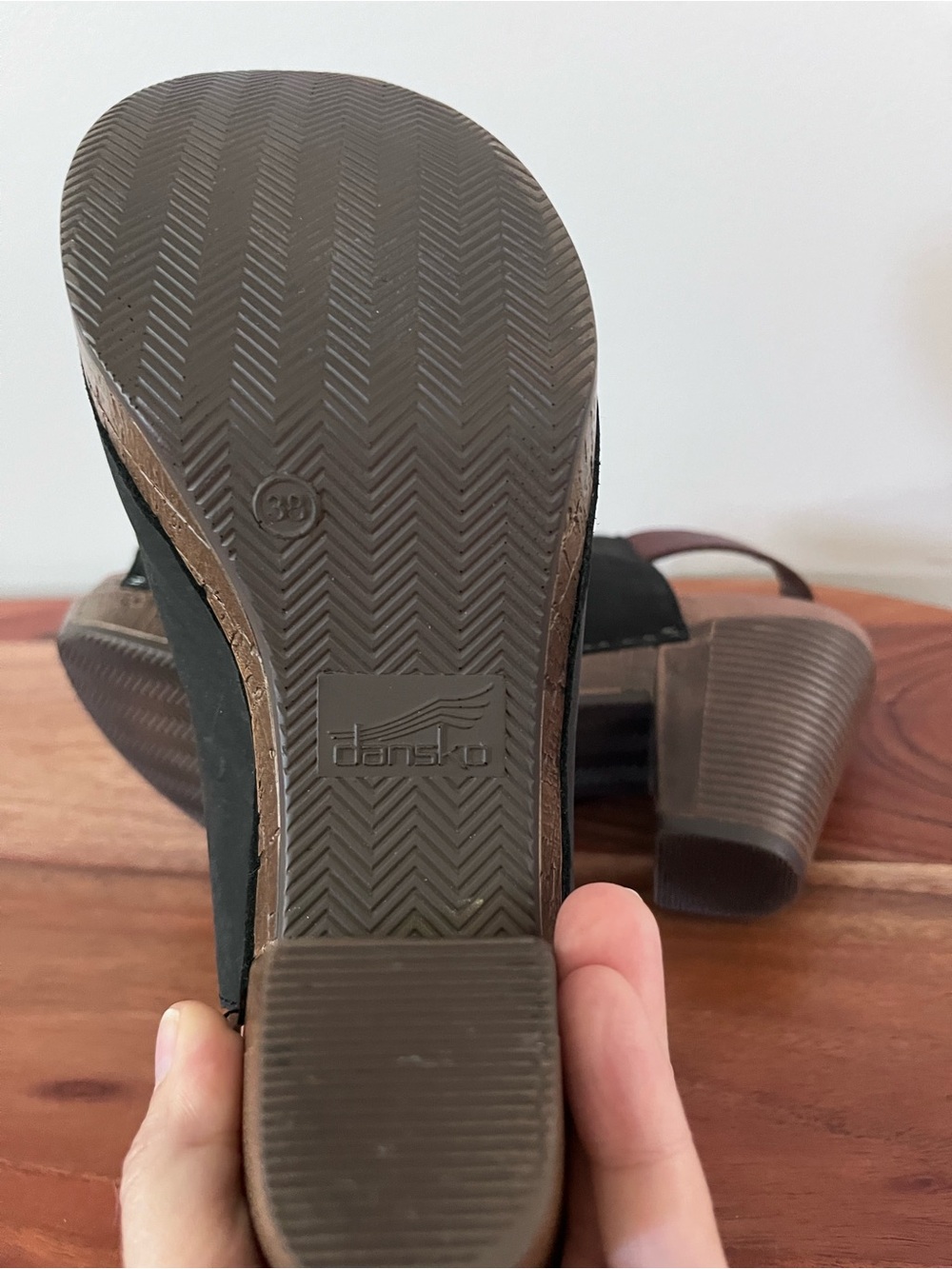 Dansko Black Nubuck Leather Slingback Platform Sandals Brown Strap Size 38 - Picture 6 of 7